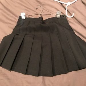 Black pleated skirt